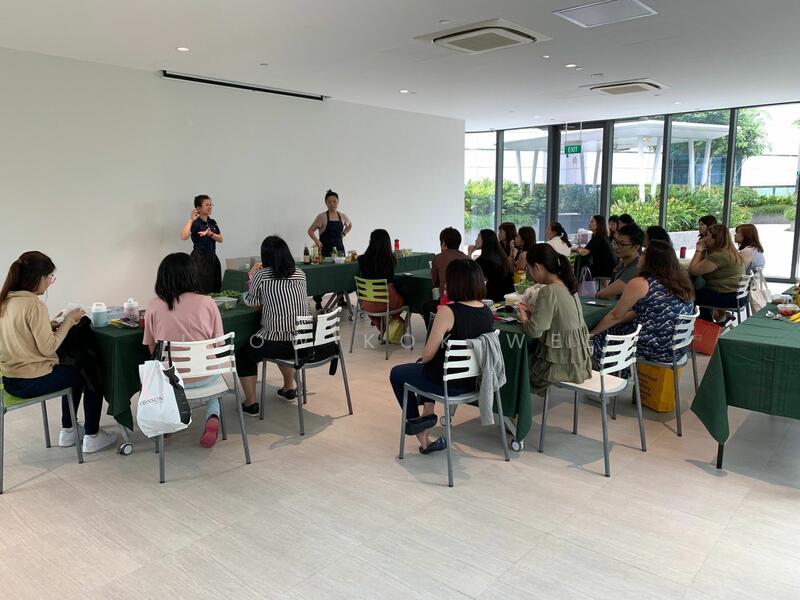 Logistic/ church media office with fitted / bare condition units / shuttle bus service to mrt, Alexandra road, 5,500 sqft, Business / Science Park For Rent, by Leow Kok Wee, 25112098 - CommercialGuru.com.sg