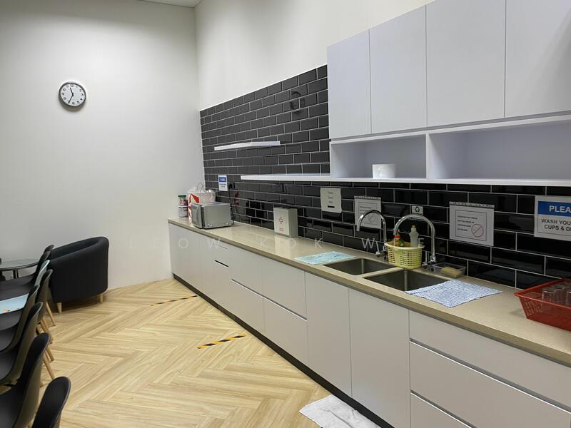 Logistic/ church media office with fitted / bare condition units / shuttle bus service to mrt, Alexandra road, 5,500 sqft, Business / Science Park For Rent, by Leow Kok Wee, 25112098 - CommercialGuru.com.sg