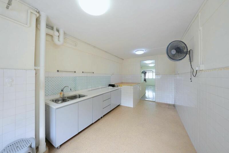 Clementi 2 Level HDB Shophouse/Good Rental Yield, Clementi Avenue 5, 1,590 sqft, Shop / Shophouse For Sale, by Lester Ng, 25112906 - CommercialGuru.com.sg