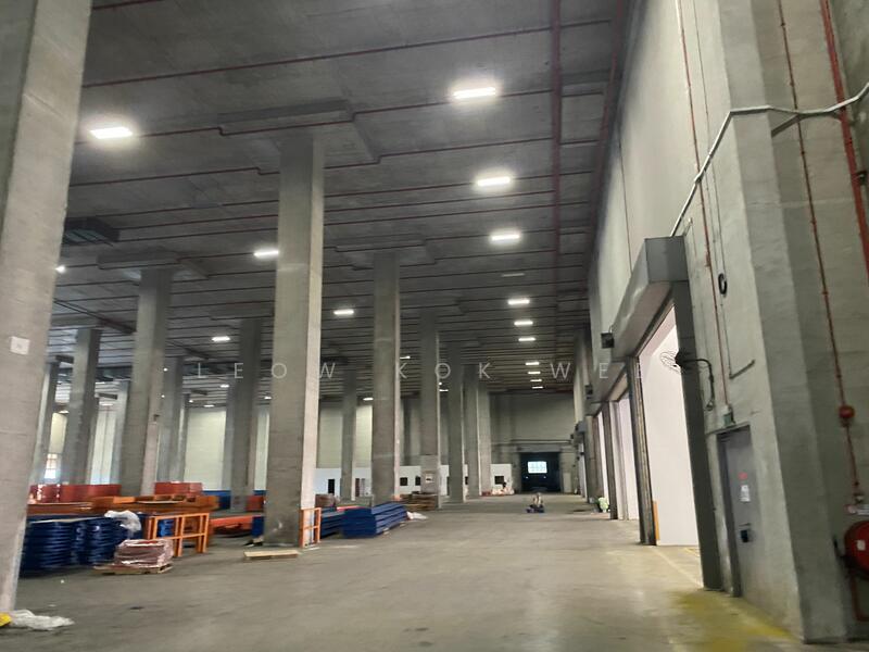 12m high ground floor warehouse 40kn / 26 loading bays, Benoi sector, 186,000 sqft, Warehouse For Rent, by Leow Kok Wee, 25113270 - CommercialGuru.com.sg