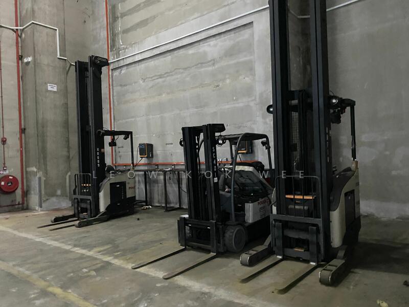 12m high ground floor warehouse 40kn / 26 loading bays, Benoi sector, 186,000 sqft, Warehouse For Rent, by Leow Kok Wee, 25113270 - CommercialGuru.com.sg