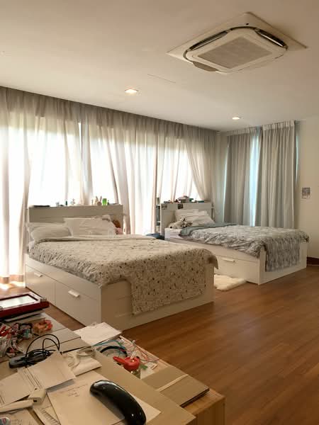 1km to Henry Park Primary, Modern Bungalow, Holland road, sixth avenue, 6 Bedrooms, 7,050 sqft, Good Class Bungalow For Rent, by Janice Lim, 25113414 - PropertyGuru.com.sg