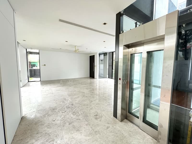 Se Video in Listing! Stunning Bungalow w Lift Pool near Australian American, Dunsfold Drive, 7 Bedrooms, 6,100 sqft, Bungalow House For Rent, by Amy Chew, 25114075 - PropertyGuru.com.sg