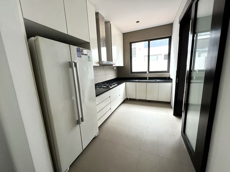 4 Beautiful Detached - One call view all Near Australian, Stamford American School, Dunsfold Drive, 7 Bedrooms, 6,100 sqft, Bungalow House For Rent, by Amy Chew, 25114075 - PropertyGuru.com.sg