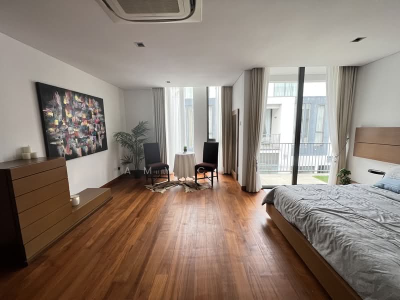 See Video in Listing! Stunning Bungalow w Lift Pool near Australian American, Dunsfold Drive, 7 Bedrooms, 6,100 sqft, Bungalow House For Rent, by Amy Chew, 25114075 - PropertyGuru.com.sg