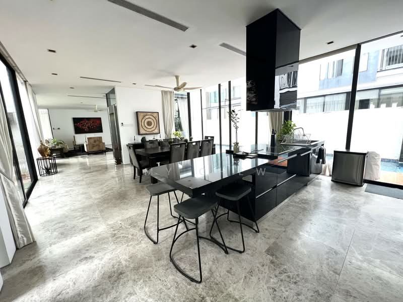 4 Beautiful Detached - One call view all Near Australian, Stamford American School, Dunsfold Drive, 7 Bedrooms, 6,100 sqft, Bungalow House For Rent, by Amy Chew, 25114075 - PropertyGuru.com.sg