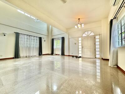 For Sale - d26 3 storey detached 7 bedrooms