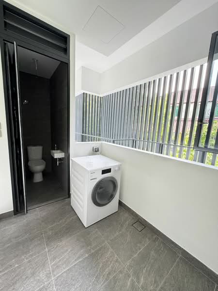 Van Holland, 186 Holland Road, 4 Bedrooms, 1,593 sqft, Condominium For Rent, by Joey Huttons, 25115217 - PropertyGuru.com.sg