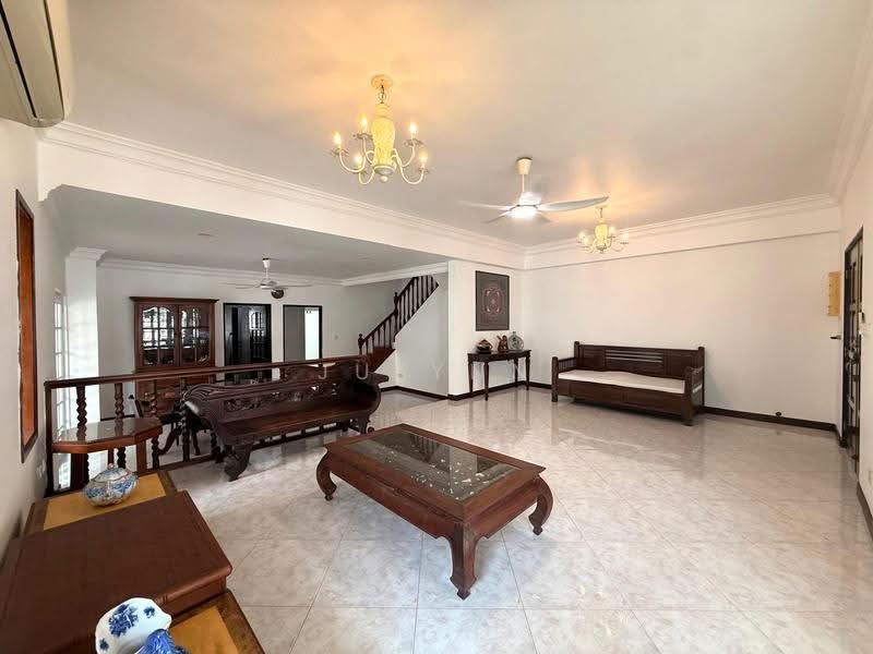 Loyang Terrace, Loyang Terrace, Changi Airport / Changi Village, 4 Bedrooms, 3,500 sqft, Semi-Detached House For Rent, by Julynn Ong, 25115782 - Living Room - PropertyGuru.com.sg
