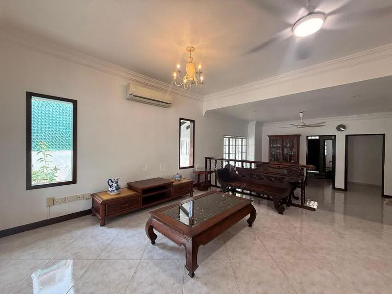 Loyang Terrace, Loyang Terrace, Changi Airport / Changi Village, 4 Bedrooms, 3,500 sqft, Semi-Detached House For Rent, by Julynn Ong, 25115782 - Living Room - PropertyGuru.com.sg