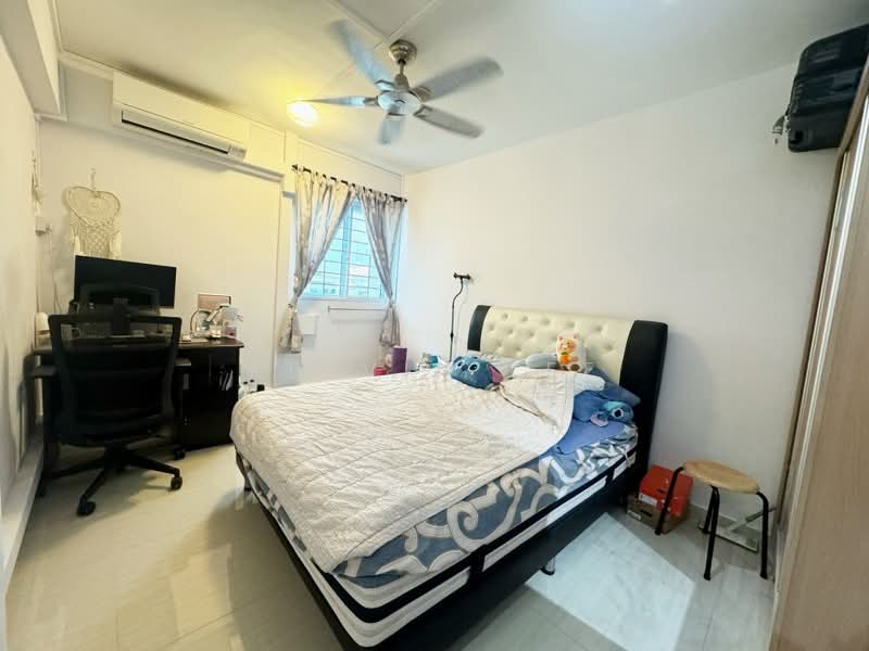 2 Lorong Lew Lian, 2 Lorong Lew Lian, 2 Bedrooms, 688 sqft, HDB Flat For Rent, by Kelvin Lee, 25116518 - PropertyGuru.com.sg