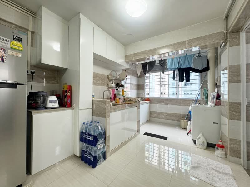 2 Lorong Lew Lian, 2 Lorong Lew Lian, 2 Bedrooms, 688 sqft, HDB Flat For Rent, by Kelvin Lee, 25116518 - PropertyGuru.com.sg