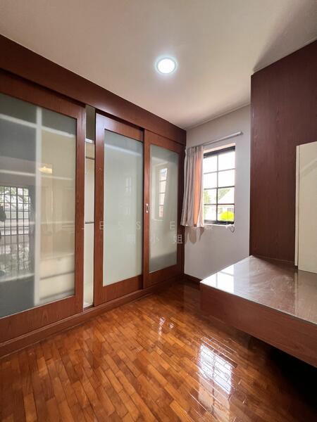 For Rent - Yunnan Gardens