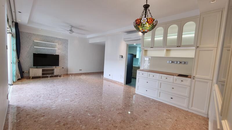Estella Gardens, 21 - 27 Flora Road, 3 Bedrooms, 1,292 sqft, Condominium For Rent, by Yong Kin Kock, 25120126 - Dining to Living - PropertyGuru.com.sg