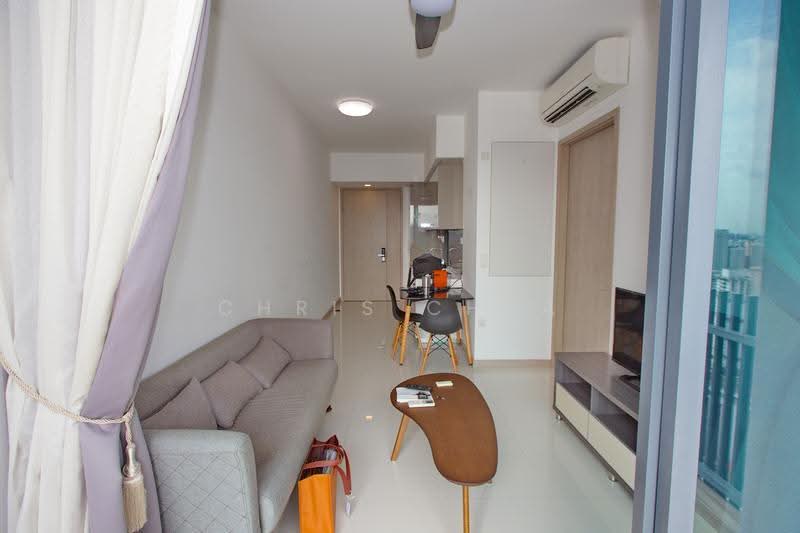 J Gateway, 2 Gateway Drive, Boon Lay / Jurong / Tuas, 1 Bedroom, 474 sqft, Condominium For Rent, by Chris Chua, 25121770 - Living Room - PropertyGuru.com.sg