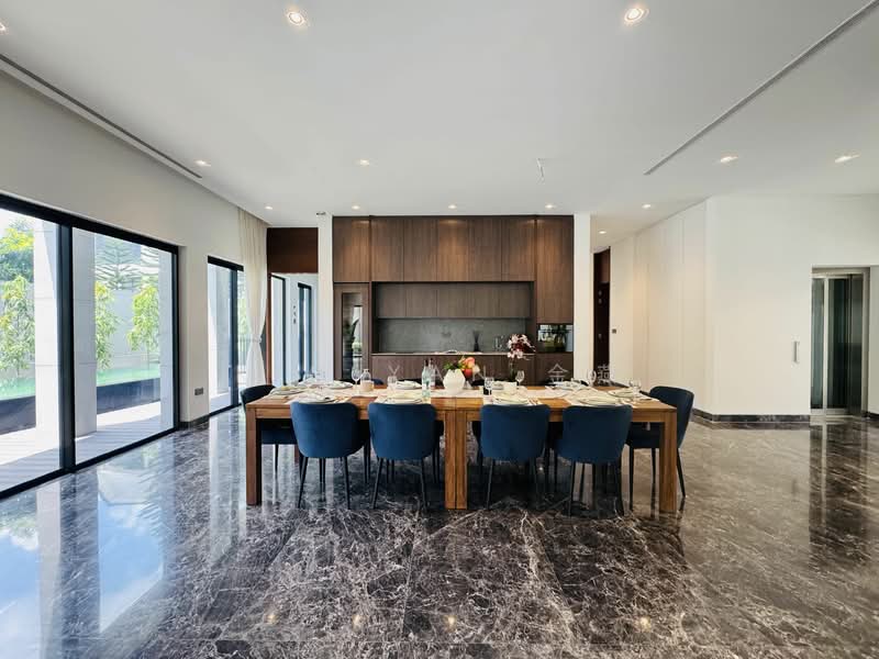 For Sale - brand new and freehold bungalow with Lift & Pool, Ample parking at basement, huge for 3 generations