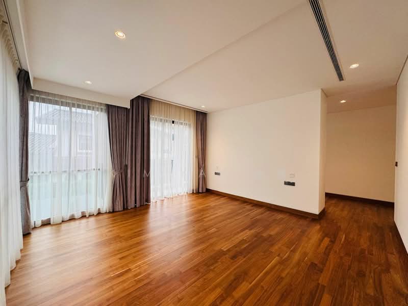 For Sale - brand new and freehold bungalow with Lift & Pool, Ample parking at basement, huge for 3 generations