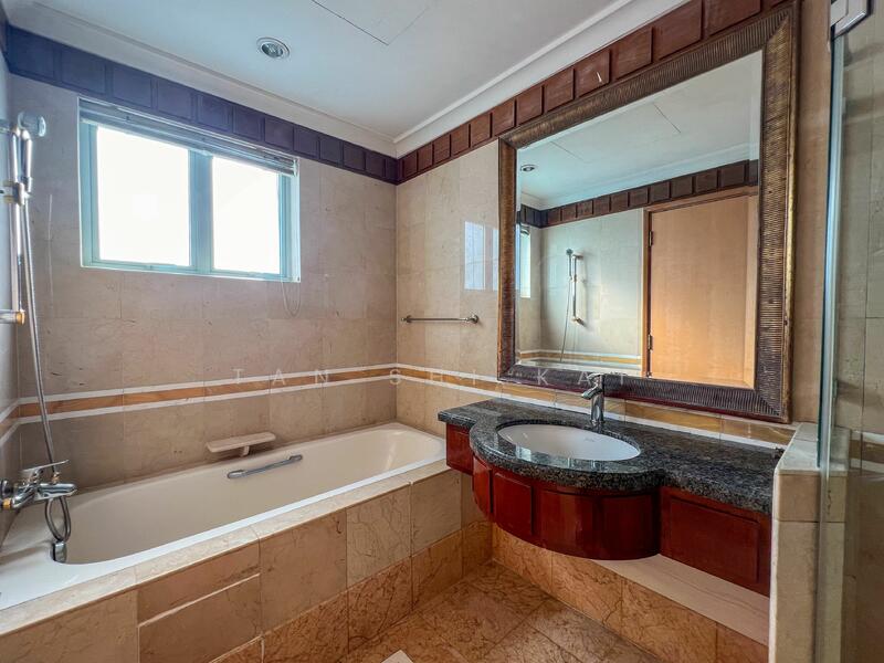 Gloucester Mansions, 10 Newton Road, 3 Bedrooms, 1,163 sqft, Condominium For Rent, by Tan Shi Kai, 25126569 - PropertyGuru.com.sg