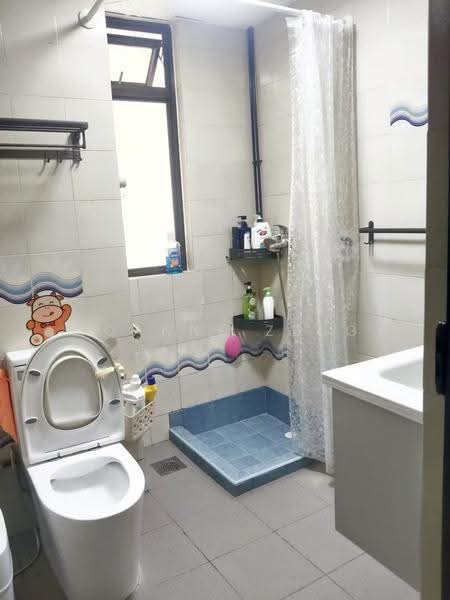 Lakepoint Condo, 10 Lakepoint Drive, Boon Lay / Jurong / Tuas, Room Rental, 160 sqft, Condominium For Rent, by Joanne Zeng, 25129016 - Bathroom - PropertyGuru.com.sg