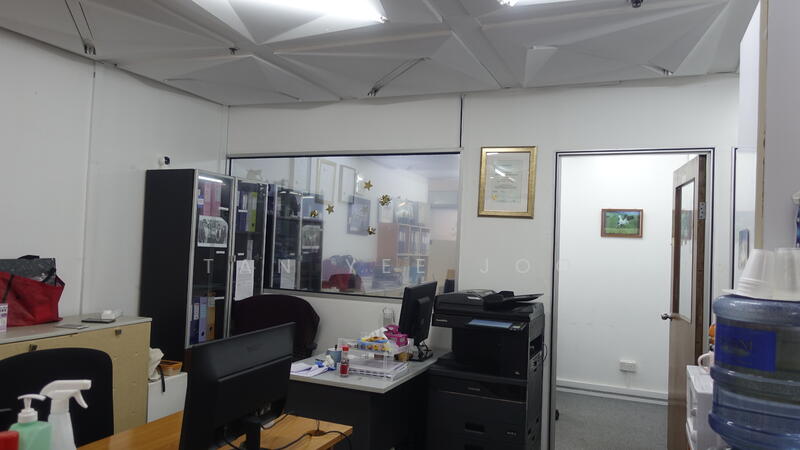 Peninsula Plaza, 111 North Bridge Road, 527 sqft, Office For Sale, by Tan Yee Joo, 25129140 - CommercialGuru.com.sg
