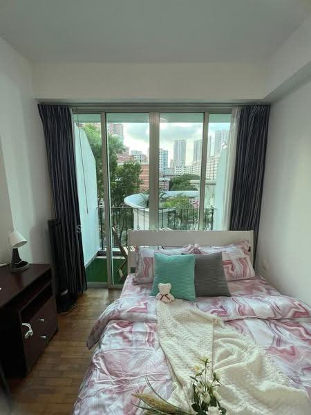 Queens, 10 Stirling Road, Alexandra / Commonwealth, Room Rental, 60 sqft, Condominium For Rent, by Susan Lai, 25130091 - common room with balcony $1650 - PropertyGuru.com.sg