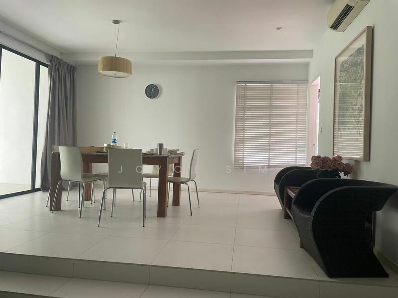 Spacious, Huge King Sized Master Room for Rent, East Coast Road, Telok