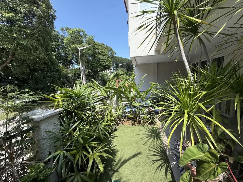 Landed. D16. Semi D Size. Tanah Merah, Peakville (Upper Changi Road), 5 Bedrooms, 2,863 sqft, Corner Terrace For Sale, by Louis Choo, 25131931 - PropertyGuru.com.sg