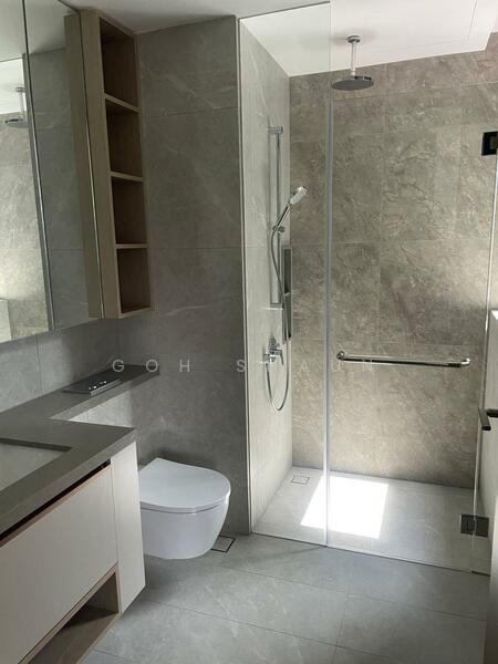One-North Eden, 8 Slim Barracks Rise, 3 Bedrooms, 797 sqft, Condominium For Rent, by Goh Shaun, 25133353 - Master Bathroom - PropertyGuru.com.sg