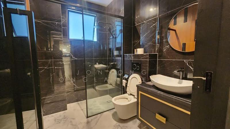 Sims Avenue Shophouse Office / Showroom / Residential / Co-Living / Commercial, 483 Sims Avenue, Eunos / Geylang / Paya Lebar, 3,000 sqft, Shop / Shophouse For Rent, by Jon Ong (Onglai) 王金祥, 25136624 - Bathroom - CommercialGuru.com.sg
