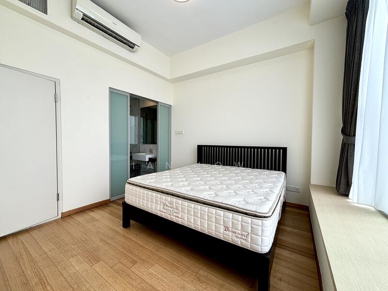 The Metz, 83 Devonshire Road, 1 Bedroom, 581 sqft, Condominium For Rent, by Ian Low, 25137053 - Spacious master bedroom with king size bed  - PropertyGuru.com.sg