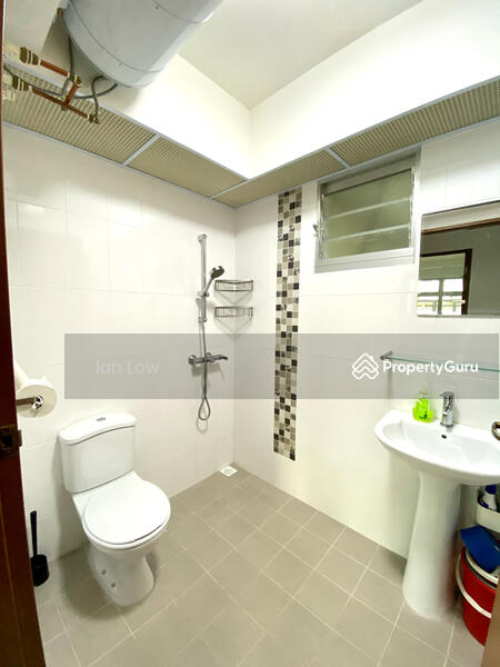 Common bathroom 