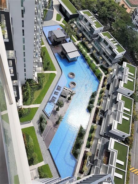Direct Full Pool View From Balcony