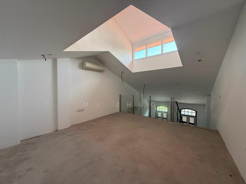 Icon @ Pasir Panjang, 218 Pasir Panjang Road, 990 sqft, Shop / Shophouse For Rent, by MJ Zhuo, 25140089 - CommercialGuru.com.sg