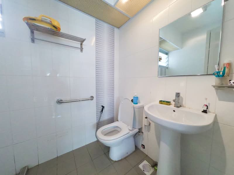 166B Yung Kuang Court, 166B Yung Kuang Road, 3 Bedrooms, 1,001 sqft, HDB Flat For Rent, by Eugene Chen 陈加明, 25140544 - PropertyGuru.com.sg