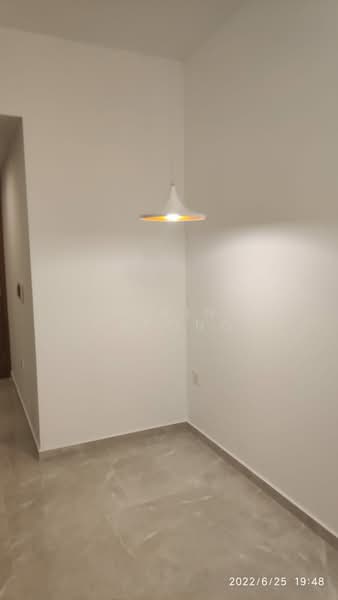Stirling Residences, 21 Stirling Road, 2 Bedrooms, 689 sqft, Condominium For Rent, by Cherine Cheong, 25140550 - PropertyGuru.com.sg