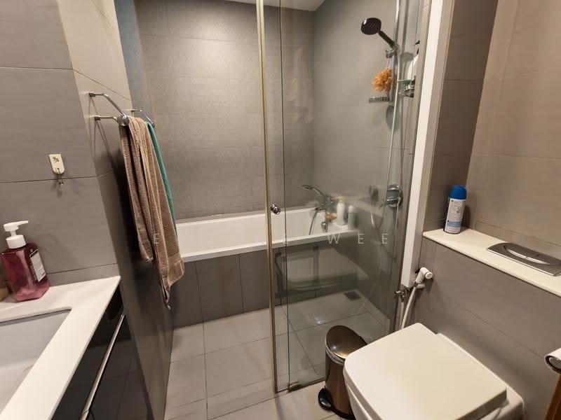 The Beverly, 45 Toh Tuck Road, Clementi Park / Upper Bukit Timah, 3 Bedrooms, 1,539 sqft, Apartment For Rent, by Eugene Wee, 25140604 - Bathroom - PropertyGuru.com.sg