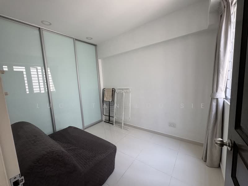 Tiong Bahru, , 2 Bedrooms, 900 sqft, Walk-up Apartment For Rent, by Lucy Tan Loo Sie, 25140878 - PropertyGuru.com.sg