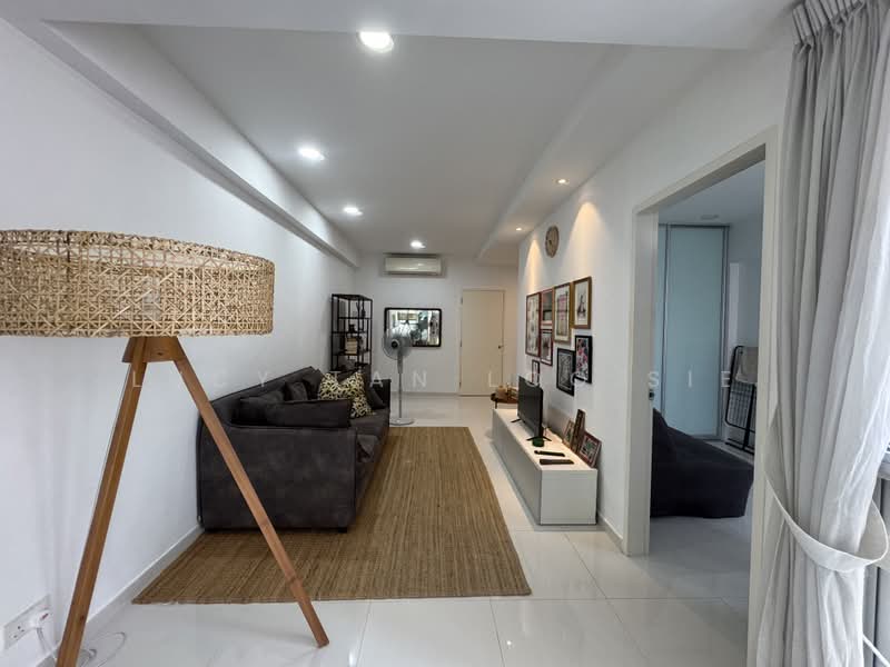 Tiong Bahru, , 2 Bedrooms, 900 sqft, Walk-up Apartment For Rent, by Lucy Tan Loo Sie, 25140878 - PropertyGuru.com.sg