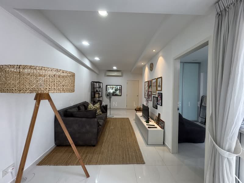 Tiong Bahru, , 2 Bedrooms, 900 sqft, Walk-up Apartment For Rent, by Lucy Tan Loo Sie, 25140878 - PropertyGuru.com.sg