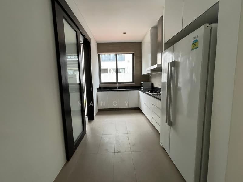 Dunsfold Dr, Dunsfold Dr, 6 Bedrooms, 6,100 sqft, Bungalow House For Rent, by Nancy Ni, 25141035 - PropertyGuru.com.sg