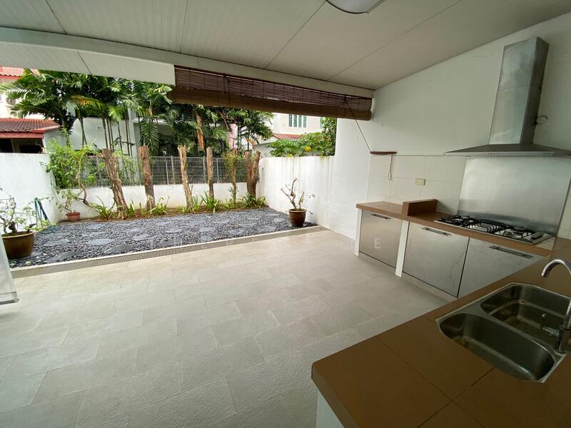 Watten Drive, Tanglin / Holland / Bukit Timah, 4 Bedrooms, 3,500 sqft, Terraced House For Rent, by Theresa Lee, 25141343 - Wet Kitchen and Backyard - PropertyGuru.com.sg