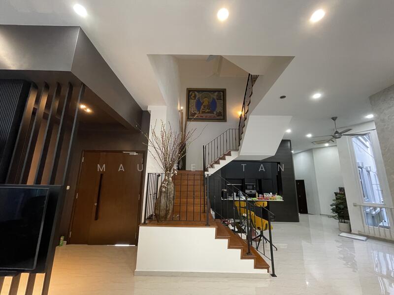 For Sale - Watten Estate 3 storey detached freehold