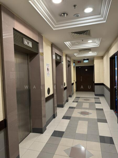 The Bencoolen, 180B Bencoolen Street, 754 sqft, Office For Rent, by Walter Lau, 25143363 - Lift Lobby - Nice & Clean - CommercialGuru.com.sg