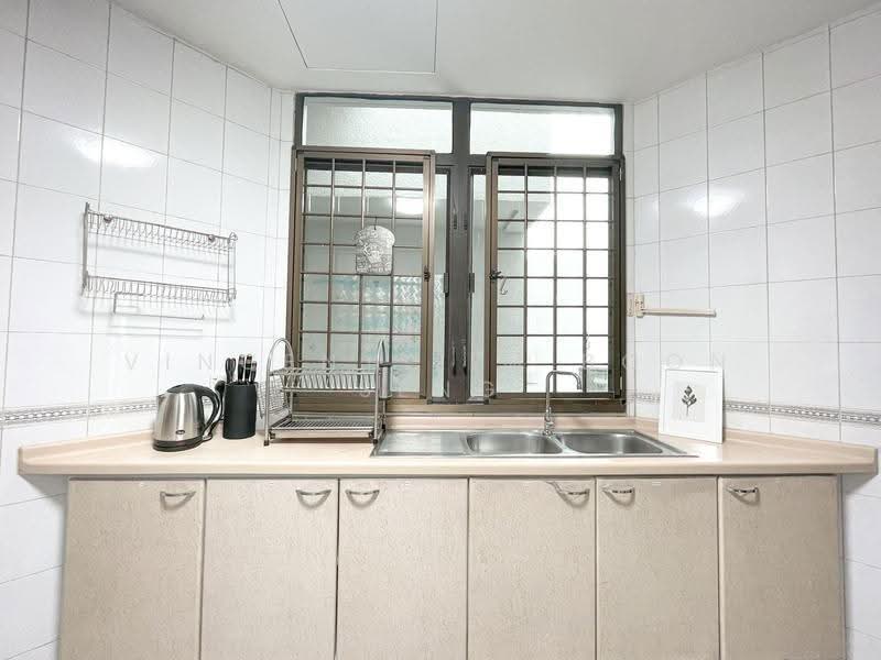 Parc Oasis, 37 Jurong East Avenue 1, Boon Lay / Jurong / Tuas, Room Rental, 120 sqft, Condominium For Rent, by Vincent Lim Boon Seng, 25143417 - PropertyGuru.com.sg