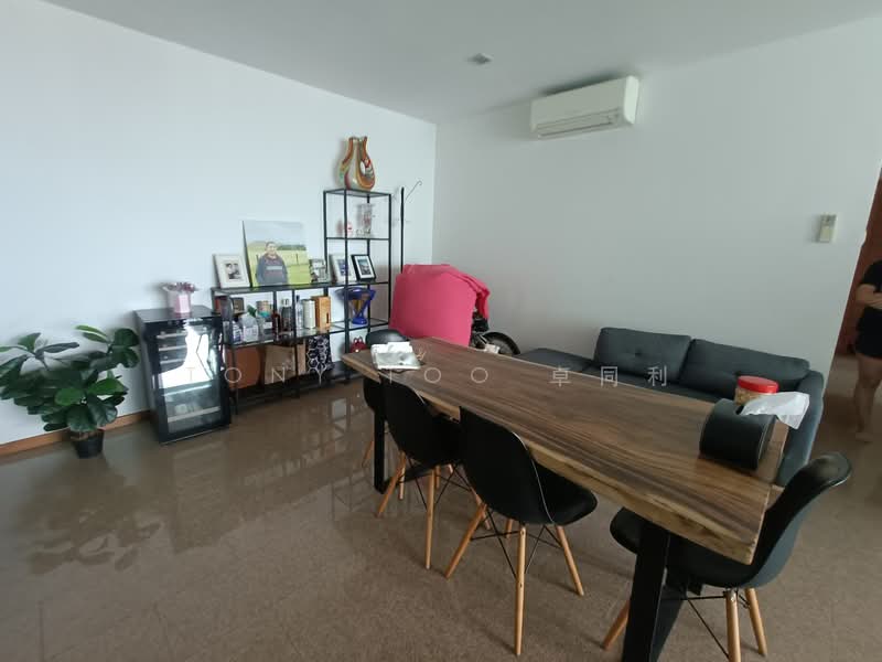 Queens, 16 Stirling Road, 3 Bedrooms, 1,195 sqft, Condominium For Rent, by Tony Too 卓同利, 25143736 - PropertyGuru.com.sg