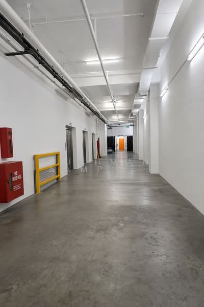 Excellent Frontage! 4-Storey Ubi Industrial Building for Sale, Eunos / Geylang / Paya Lebar, 194,000 sqft, Factory / Workshop (B2) For Sale, by MAVERICK LI, 25144868 - Corridor - CommercialGuru.com.sg