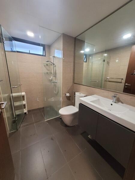Ensuite master bedroom toilet