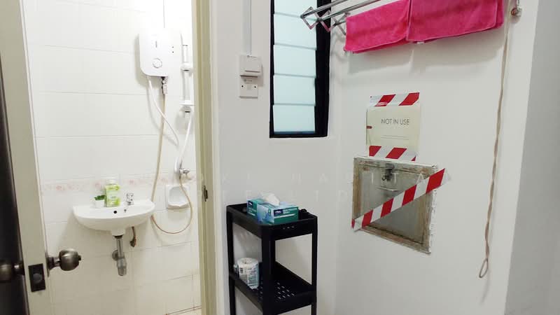 The Anchorage, 370 Alexandra Road, Room Rental, 100 sqft, Condominium For Rent, by Bespoke Habitat Pte Ltd, 25145810 - 02-01 COMMON BATHROOM 1 - PropertyGuru.com.sg