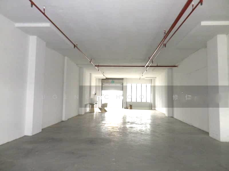 GROUND FLOOR. 5.4m ceiling height, Shun Li Industrial Complex 705 Sims Drive, 1,658 sqft, Light Industrial (B1) For Rent, by Eugene Choo 朱修仁, 25148929 - CommercialGuru.com.sg