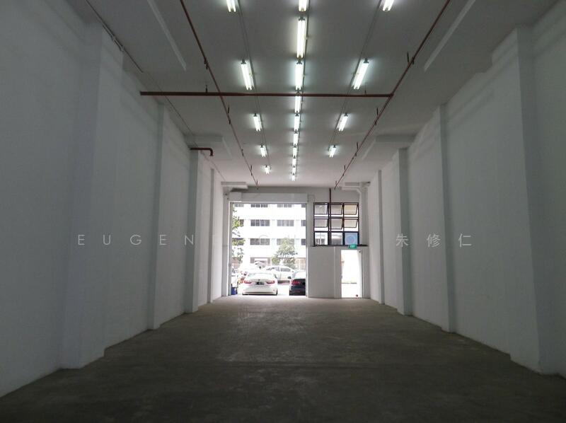 GROUND FLOOR. 5.4m ceiling height, Shun Li Industrial Complex 705 Sims Drive, 1,658 sqft, Light Industrial (B1) For Rent, by Eugene Choo 朱修仁, 25148929 - CommercialGuru.com.sg